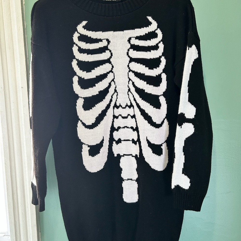 Boohoo Black Sweater with White Skeleton Knit